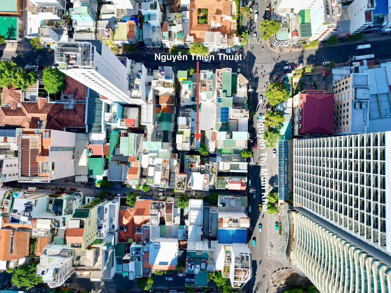 Nhà 2 tầng mới đẹp hẻm Nguyễn Thiện Thuật, Lộc Thọ,  gần ngã tư giao với đường  Nguyễn Thị Minh Khai - Tp  Nha Trang.