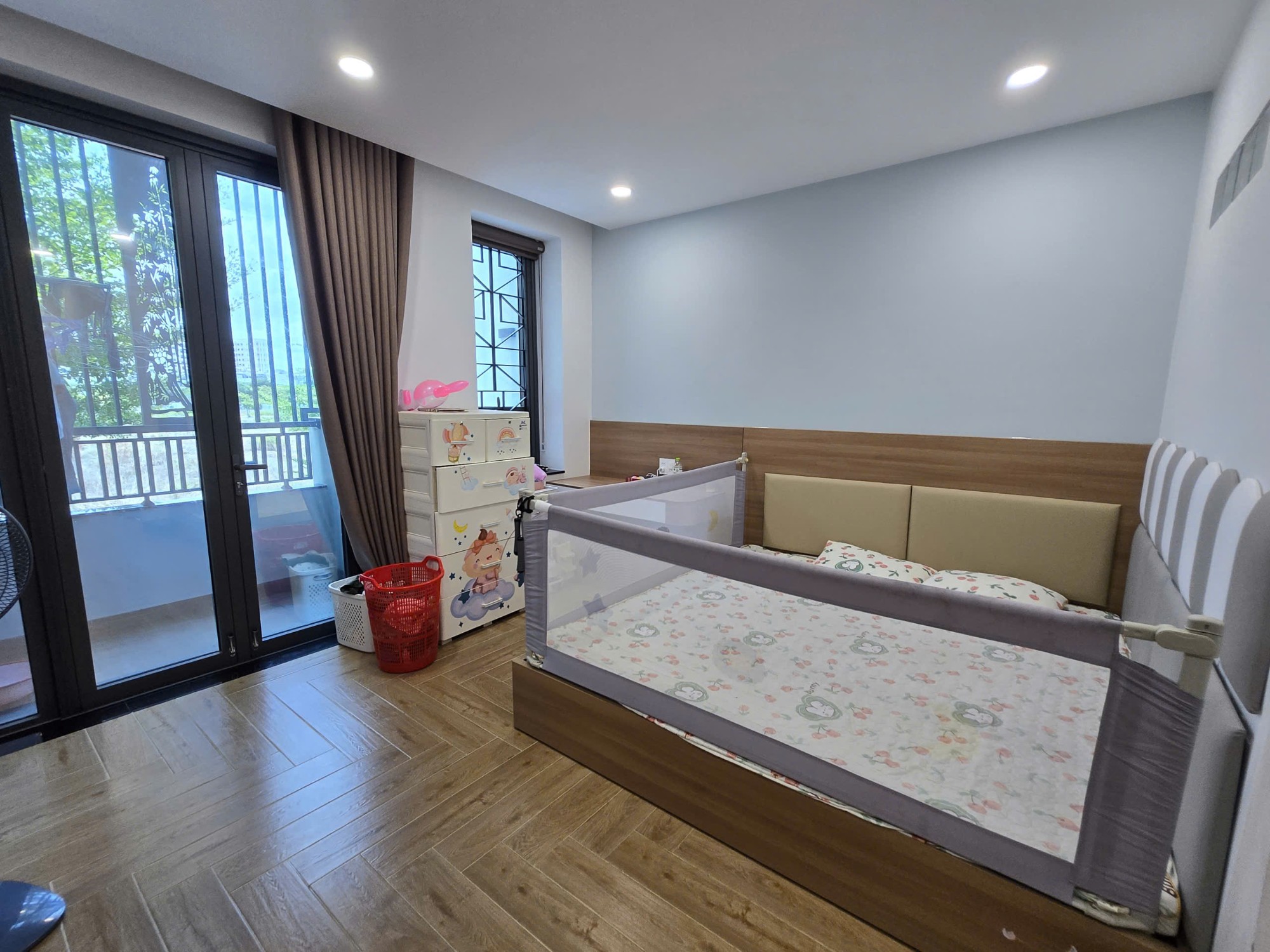 Bán nhà mới đường T9, KĐT An Bình Tân, ngôi nhà xây dựng tâm huyết, rộng rãi, thoáng mát, đầy đủ nội thất gỗ An Cường và đồ điện, có thang máy to rộng, tải trọng 450kg có 4 điểm dừng