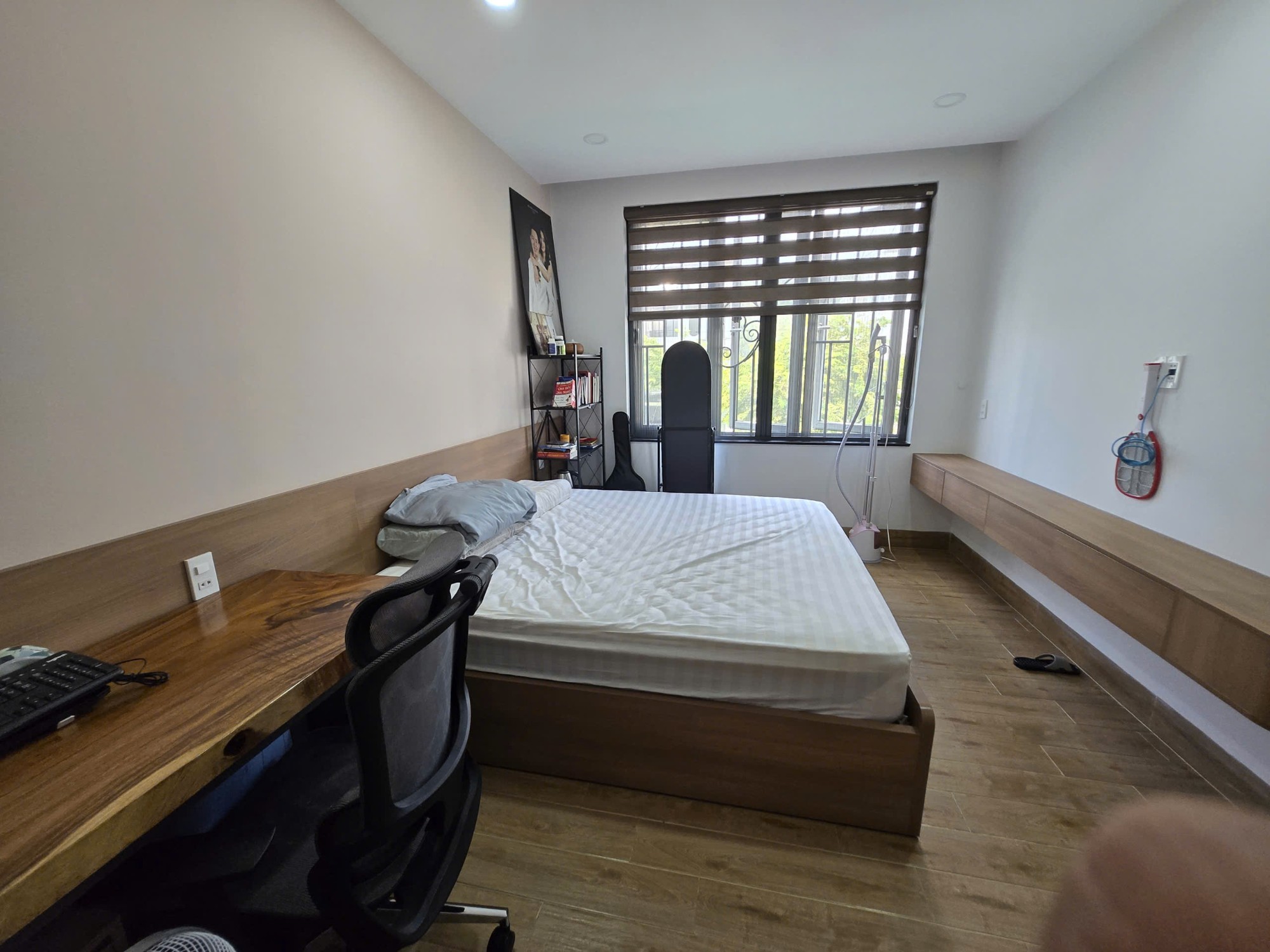 Bán nhà mới đường T9, KĐT An Bình Tân, ngôi nhà xây dựng tâm huyết, rộng rãi, thoáng mát, đầy đủ nội thất gỗ An Cường và đồ điện, có thang máy to rộng, tải trọng 450kg có 4 điểm dừng