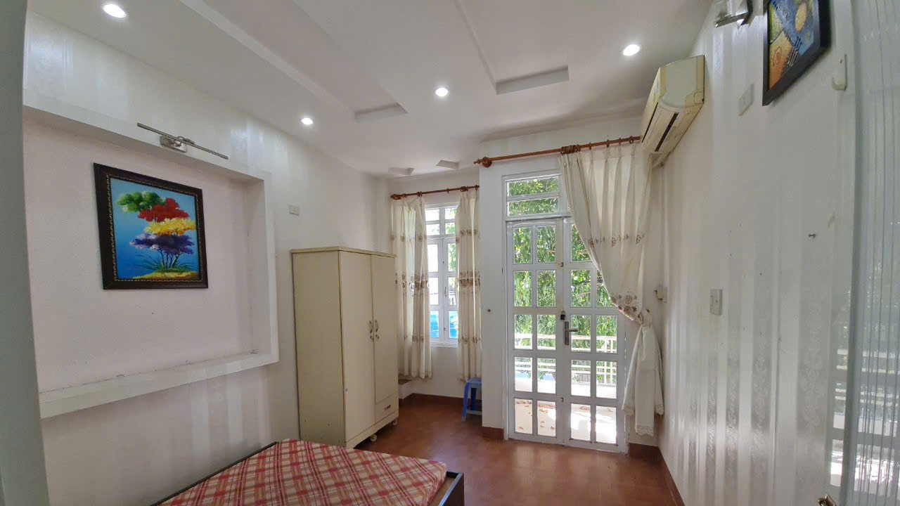 CHO THUÊ NHÀ 3 TẦNG MẶT TIỀN HOA LƯ – TRUNG TÂM NHA TRANG
