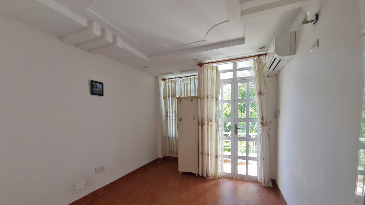 CHO THUÊ NHÀ 3 TẦNG MẶT TIỀN HOA LƯ – TRUNG TÂM NHA TRANG