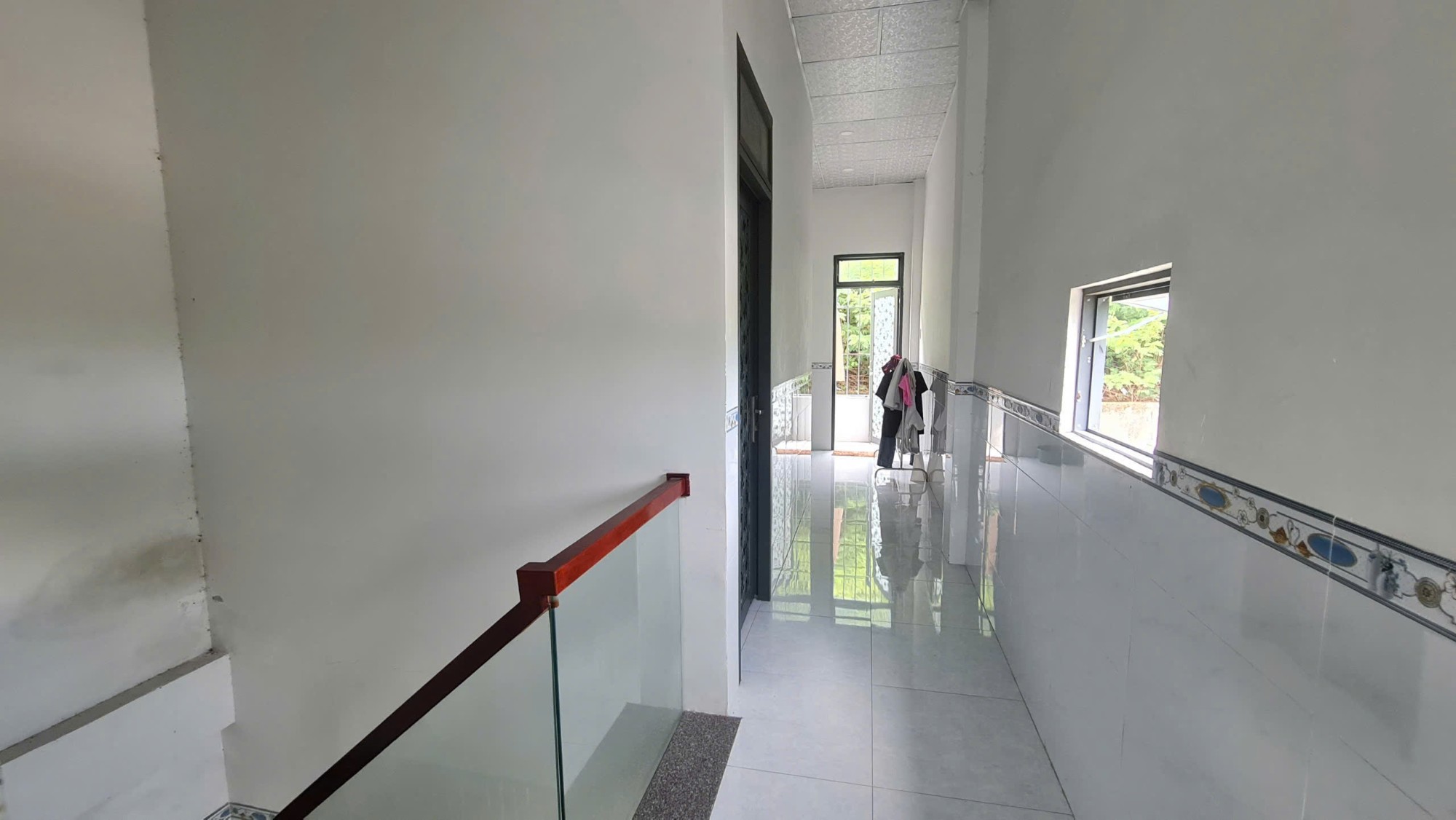 BÁN NHÀ 2 TẦNG MẶT TIỀN VIEW BIỂN TRẦN PHÚ