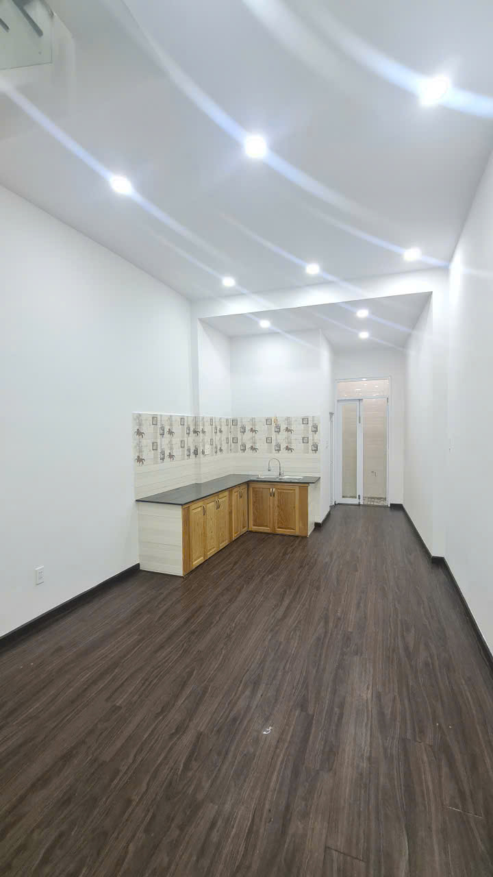 BÁN NHÀ ĐẸP 2 TẦNG MẶT TIỀN TRẦN NGUYÊN HÃN