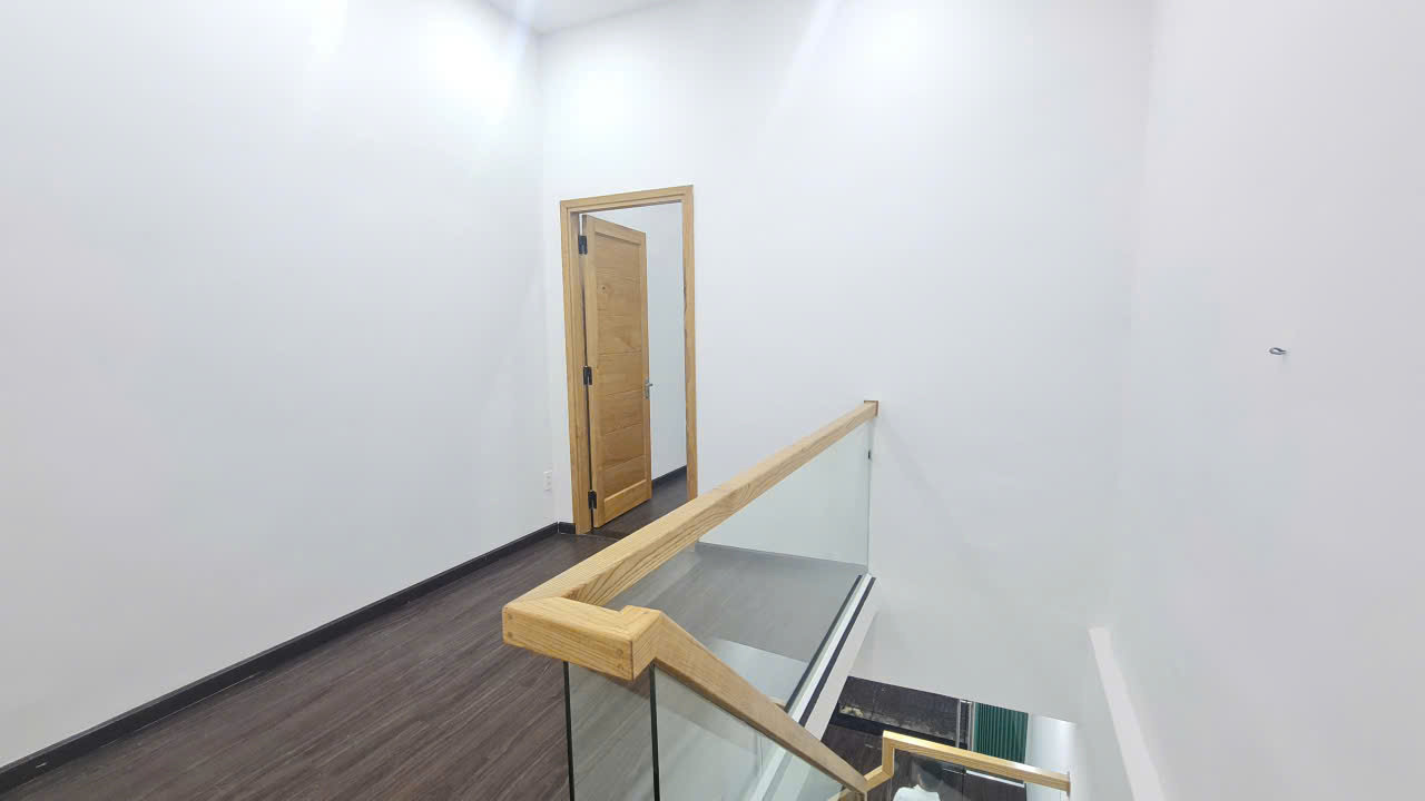 BÁN NHÀ ĐẸP 2 TẦNG MẶT TIỀN TRẦN NGUYÊN HÃN