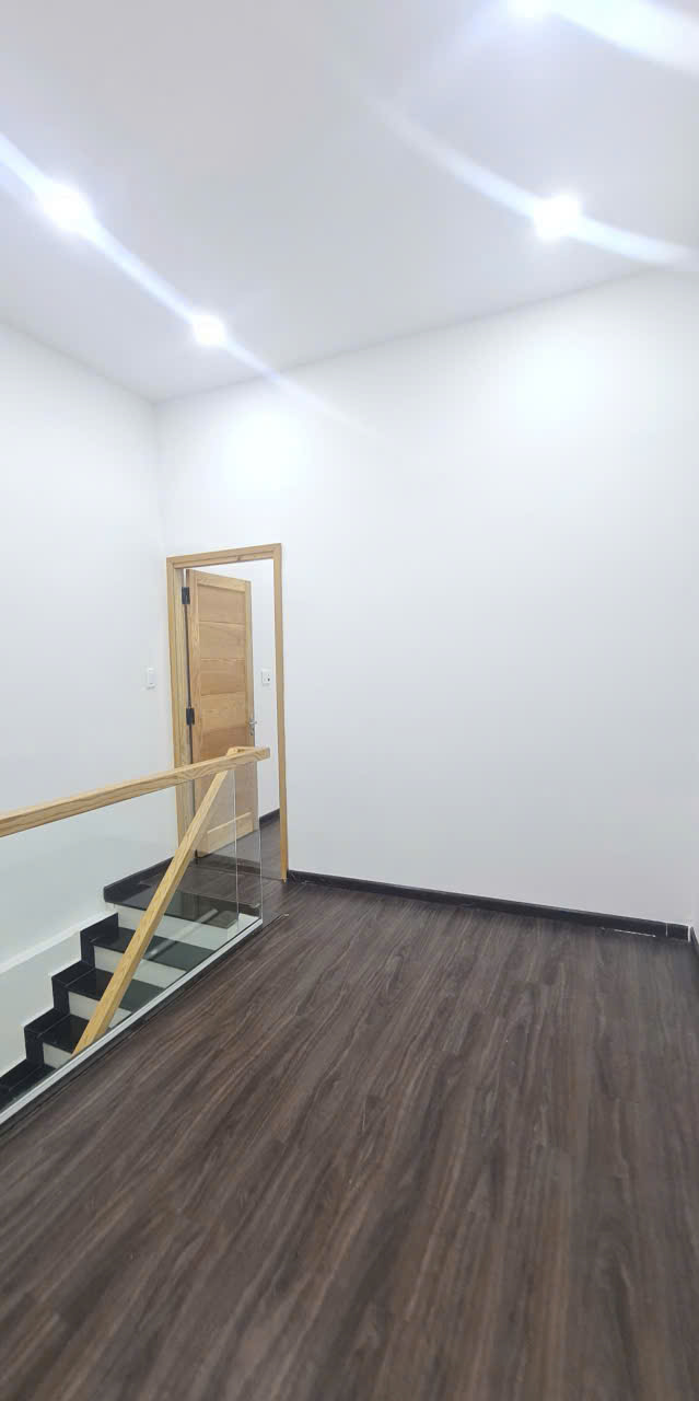 BÁN NHÀ ĐẸP 2 TẦNG MẶT TIỀN TRẦN NGUYÊN HÃN