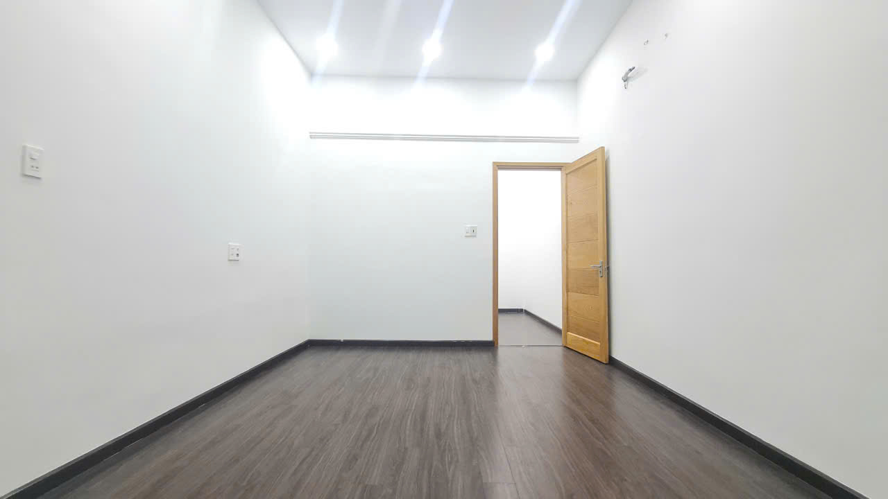 BÁN NHÀ ĐẸP 2 TẦNG MẶT TIỀN TRẦN NGUYÊN HÃN