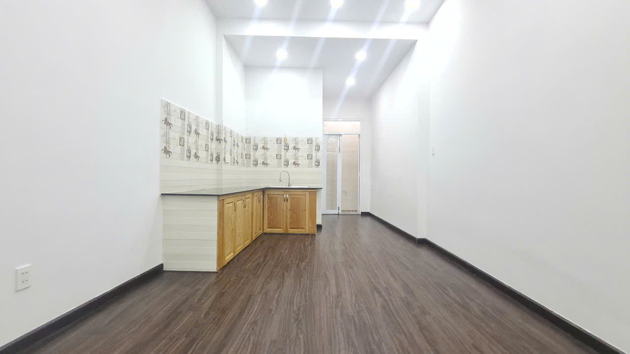 BÁN NHÀ ĐẸP 2 TẦNG MẶT TIỀN TRẦN NGUYÊN HÃN